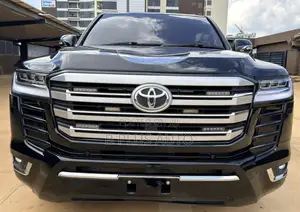 Toyota Land Cruiser 4.6 V8 ZX 2017 Black