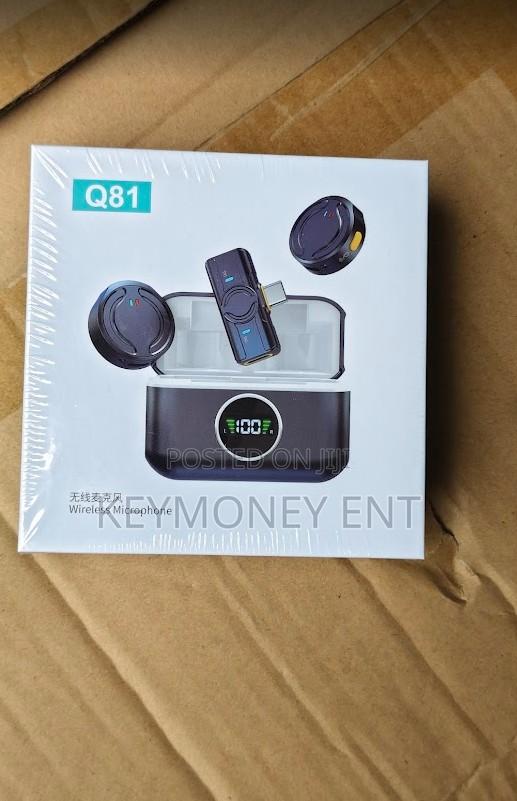 Q81 Rechargeable Wireless Microphone With Led Case