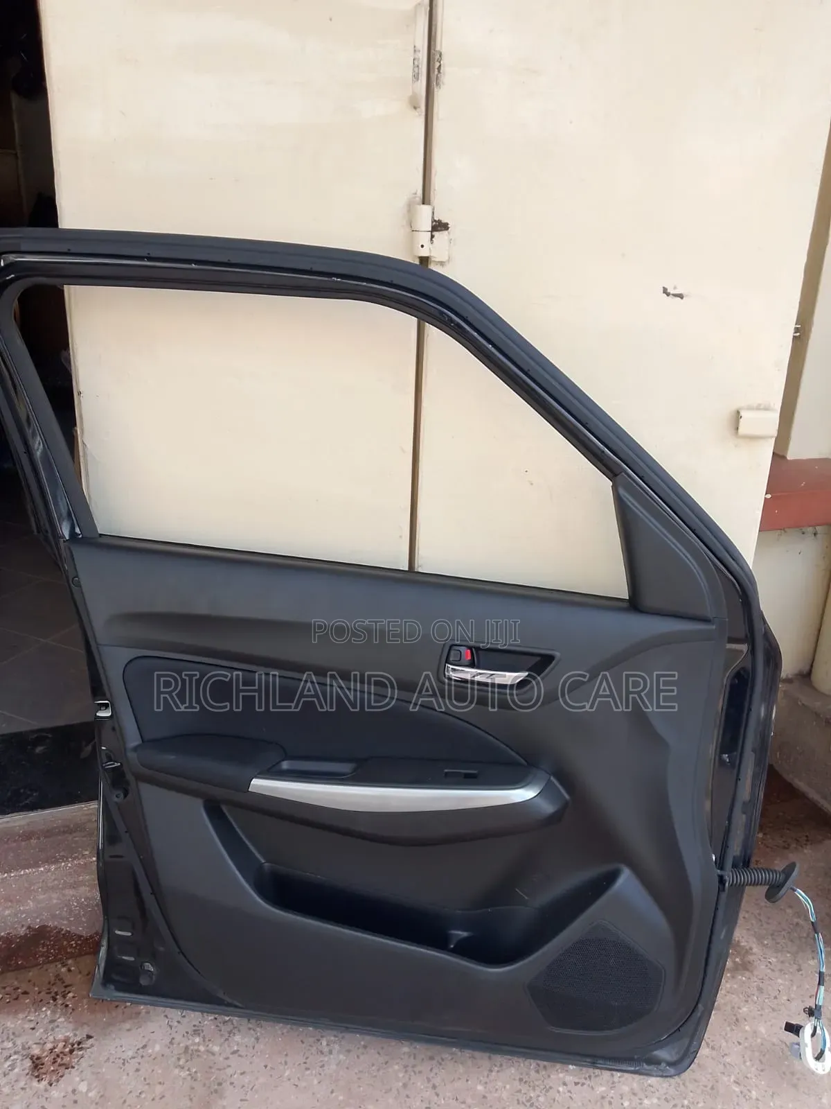 Front Door Swift Zd83s
