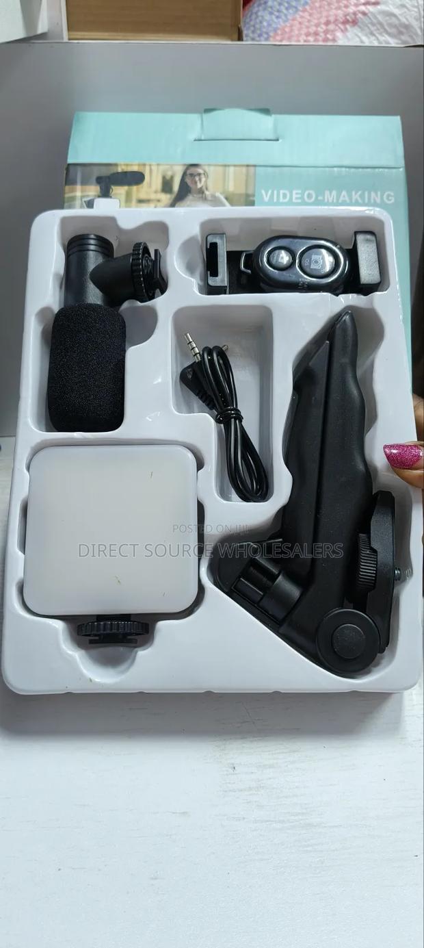 Create Stunning Content With The A-y49 Vlogging Kit