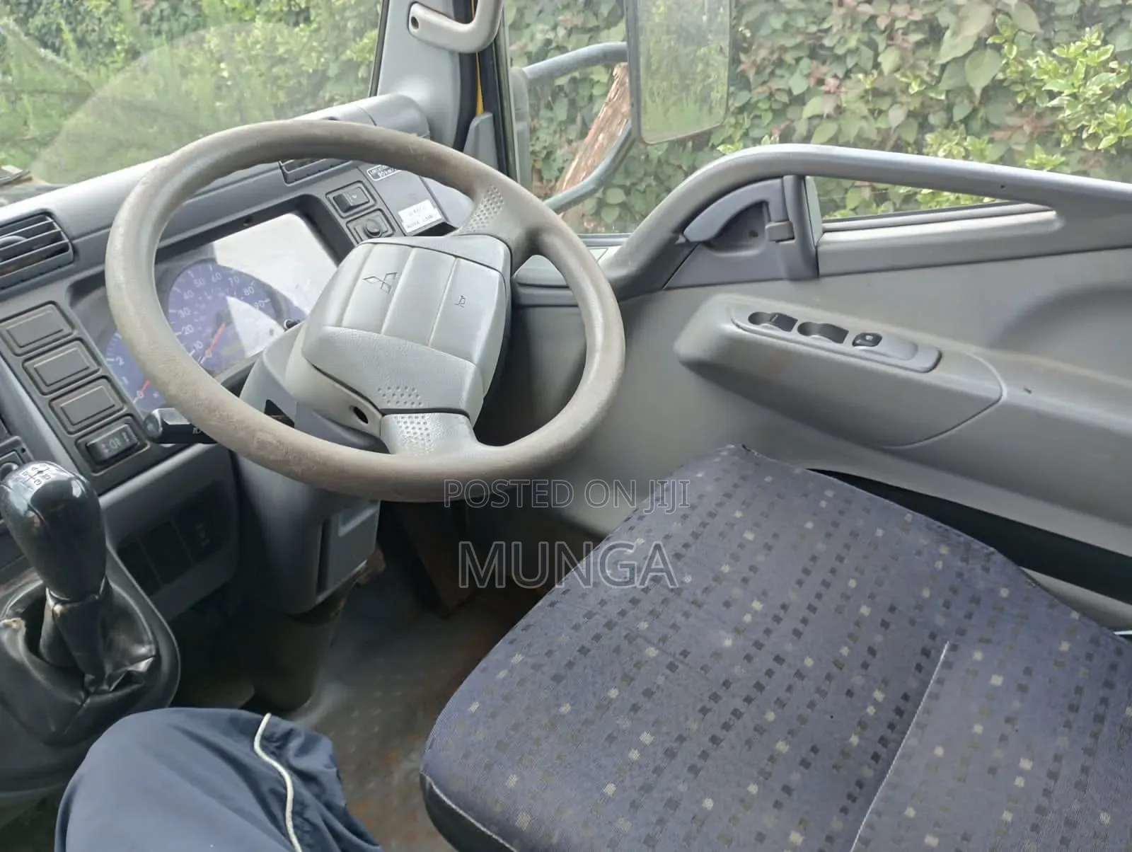 Mitsubishi Canter 2009 Yellow