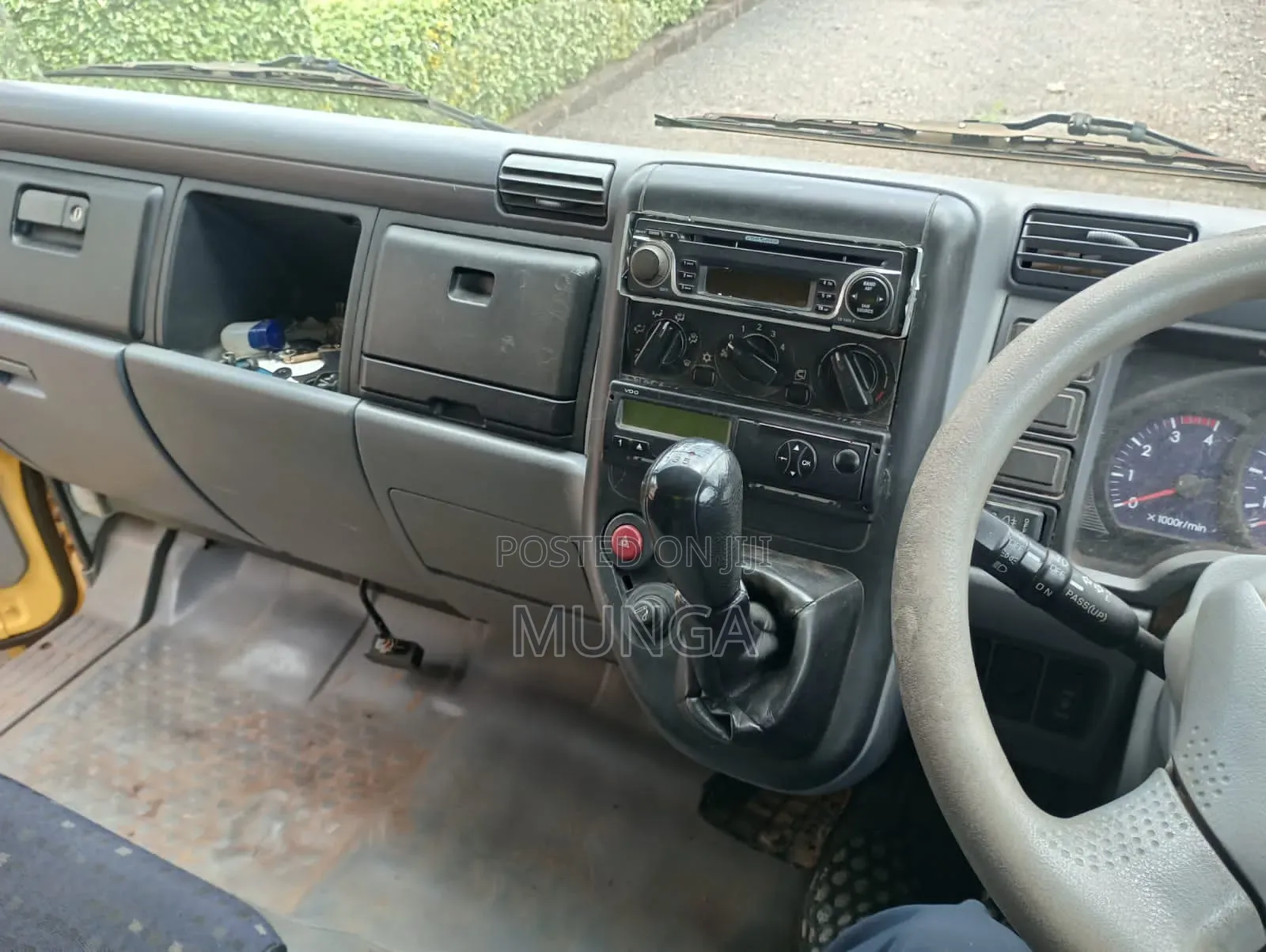 Mitsubishi Canter 2009 Yellow