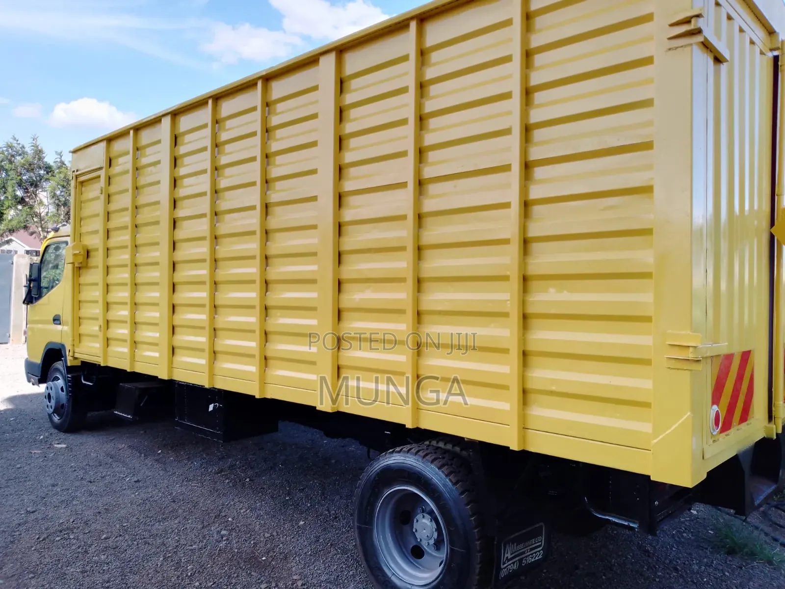 Mitsubishi Canter 2009 Yellow