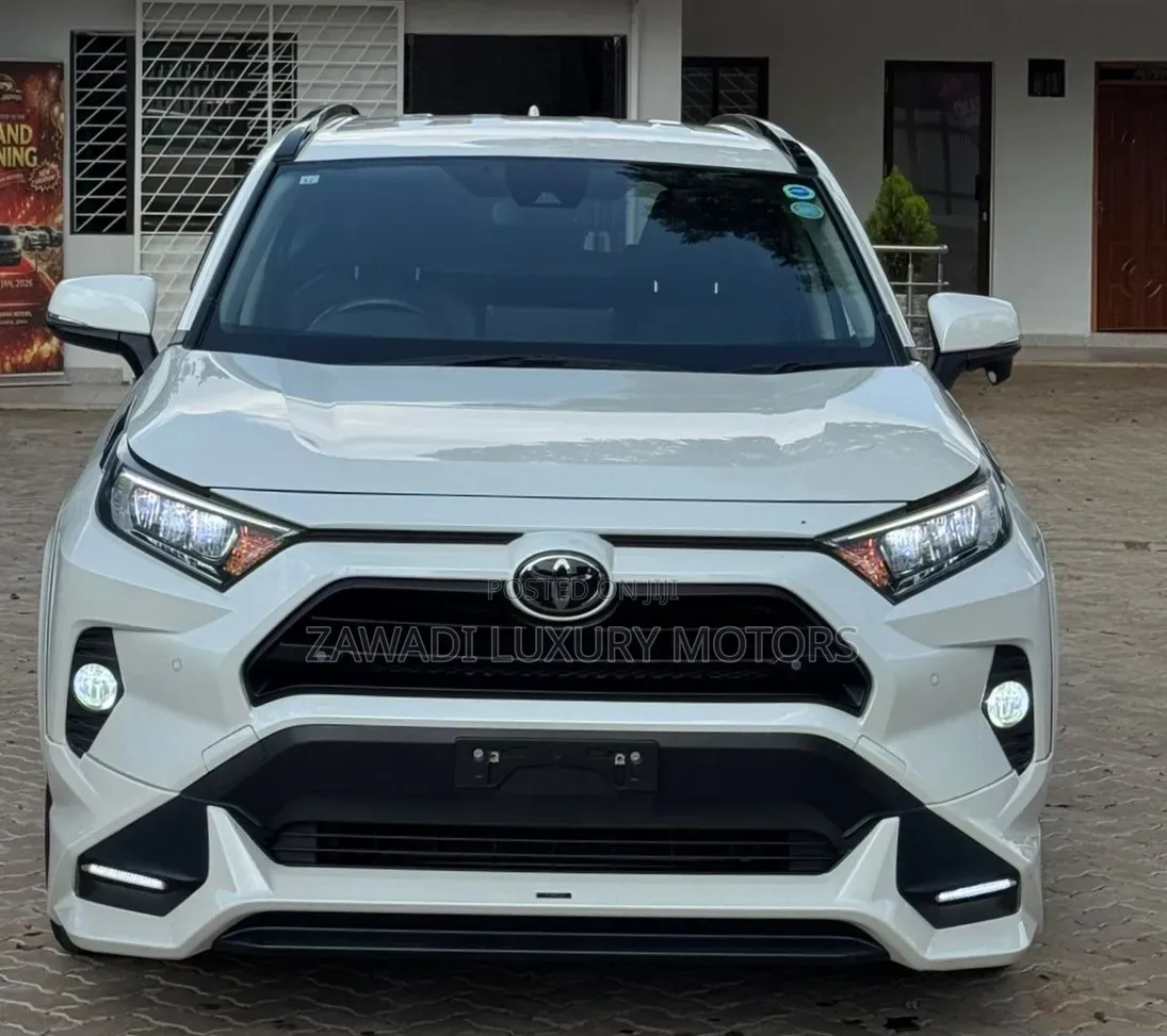 Toyota RAV4 Limited AWD 2019 Off white