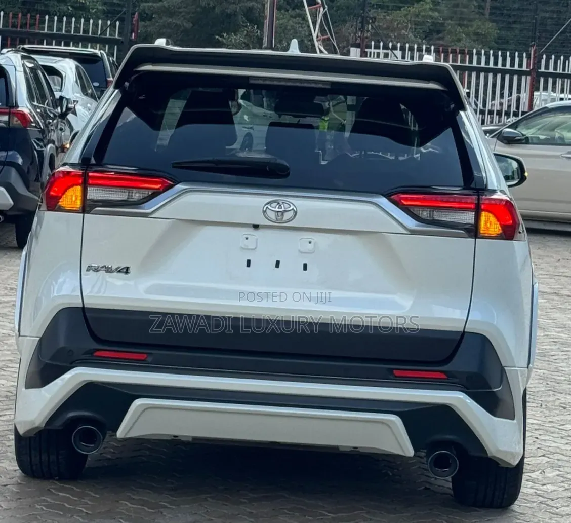 Toyota RAV4 Limited AWD 2019 Off white