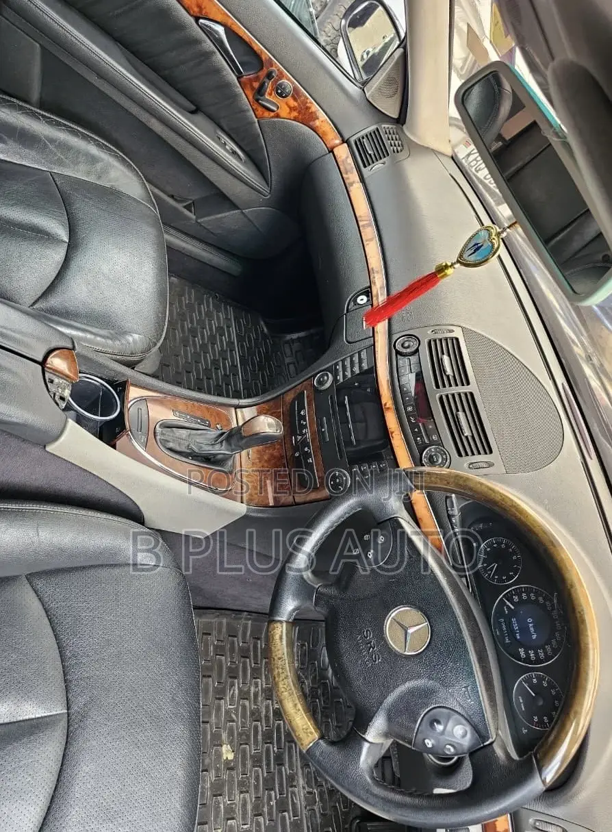 Mercedes-Benz E200 2004 Black