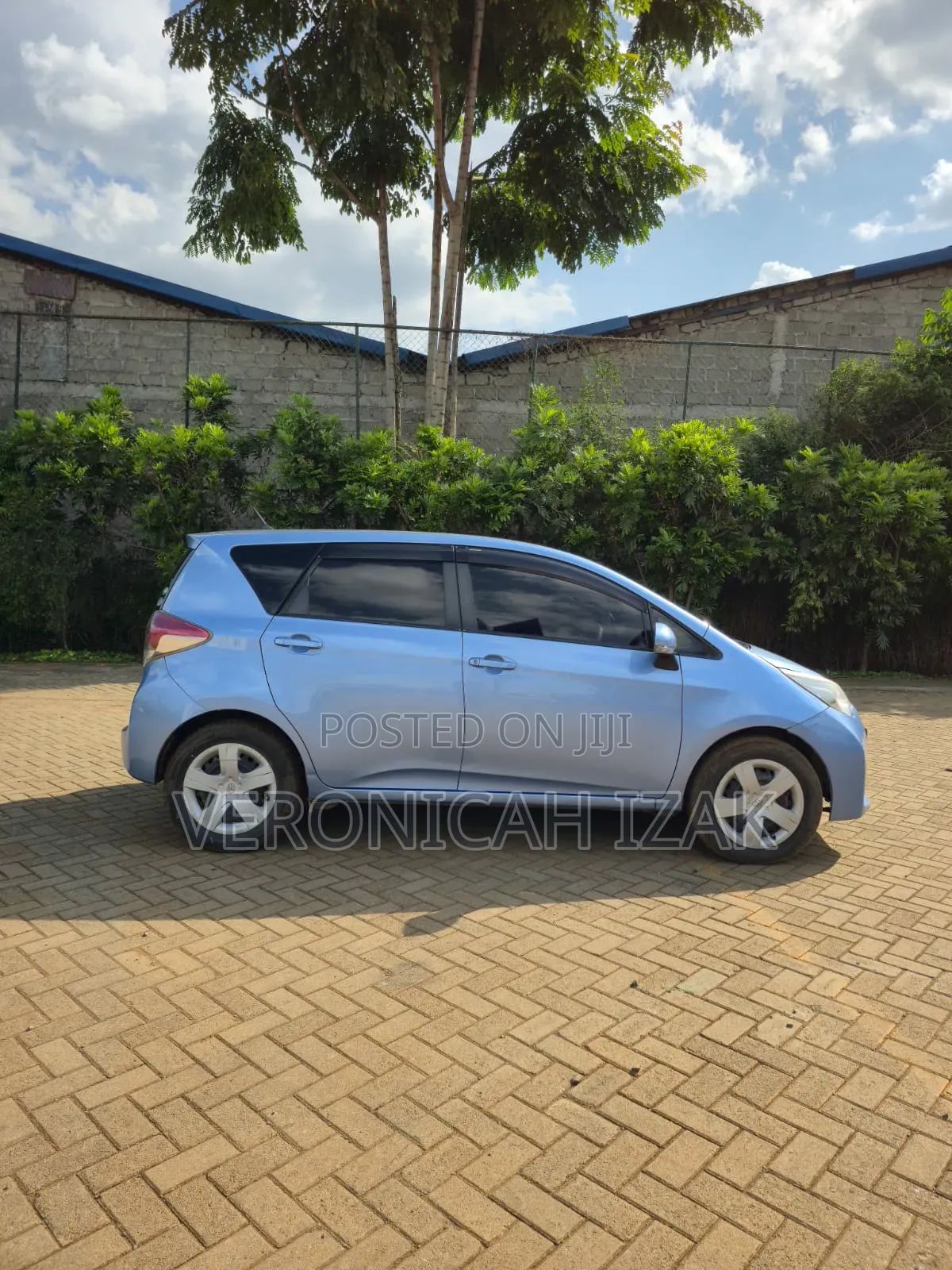 Toyota Ractis 2013 Blue