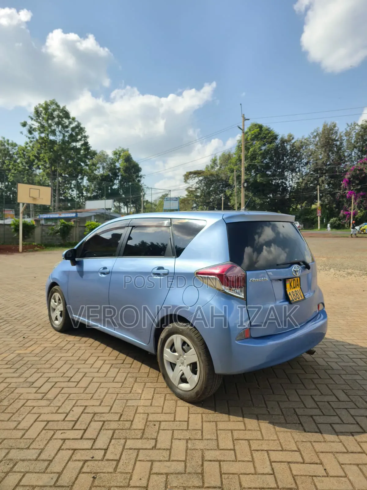 Toyota Ractis 2013 Blue