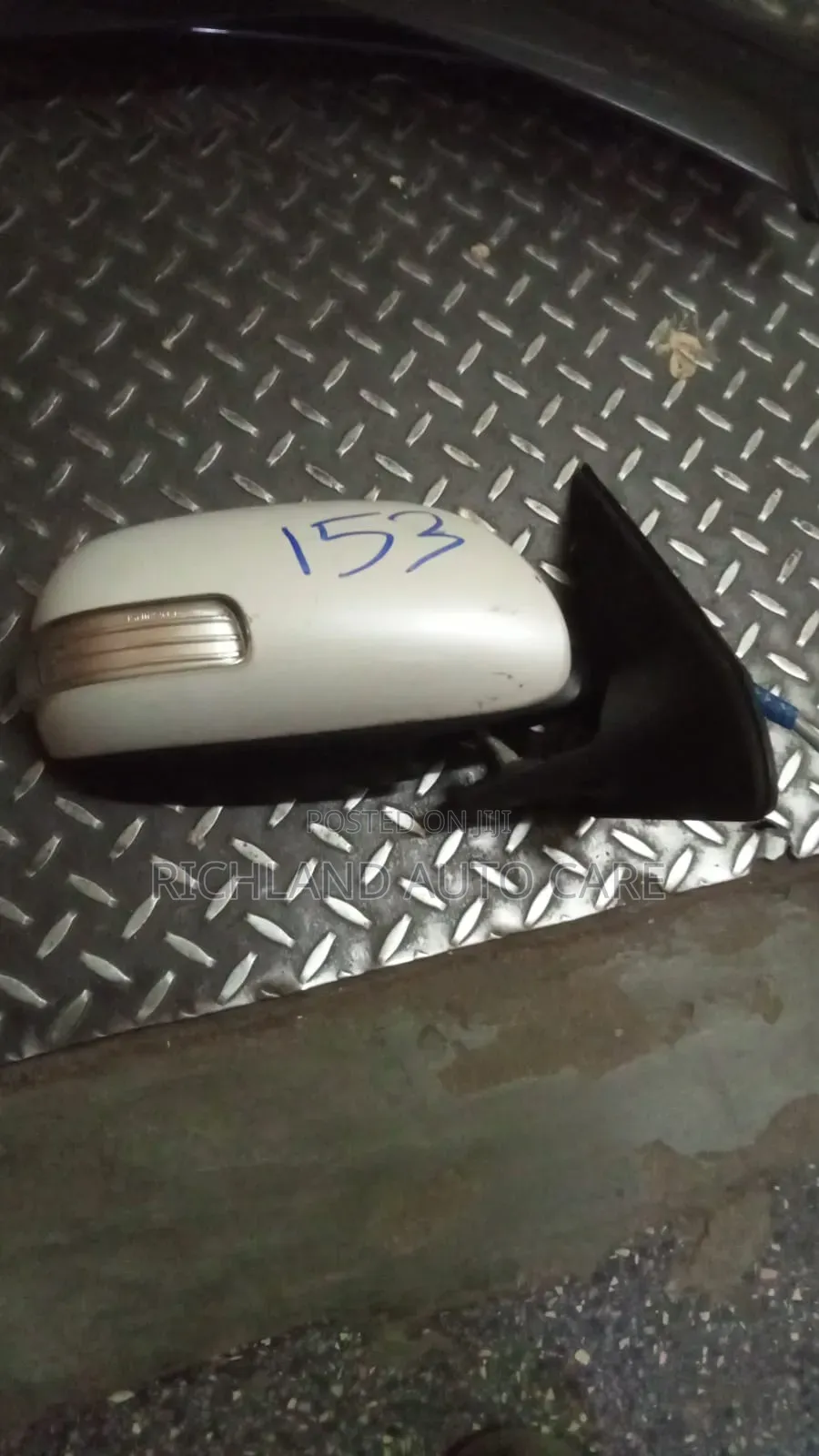 Sidemirror Toyota Ist Ncp110 RHS 7wire With Indicator