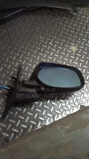 Sidemirror Toyota Ist Ncp110 RHS 7wire With Indicator