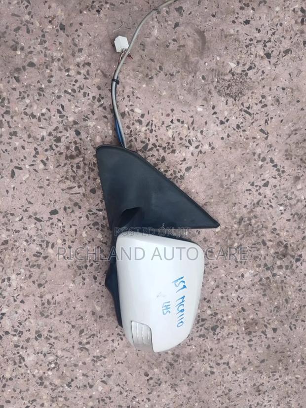 Sidemirror Toyota Ist LHS Ncp110 12wire With Camera