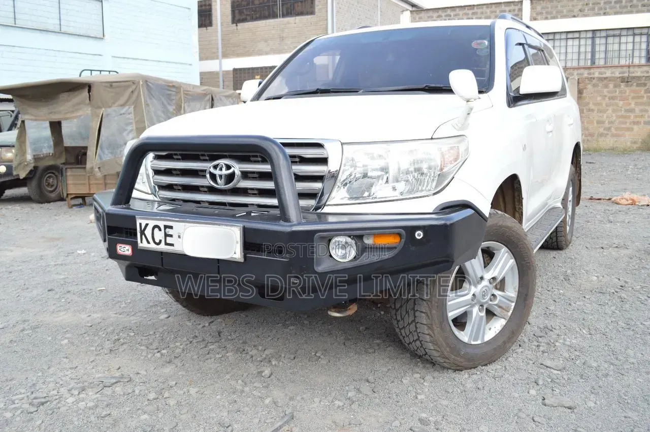 Toyota Land Cruiser 2008 White
