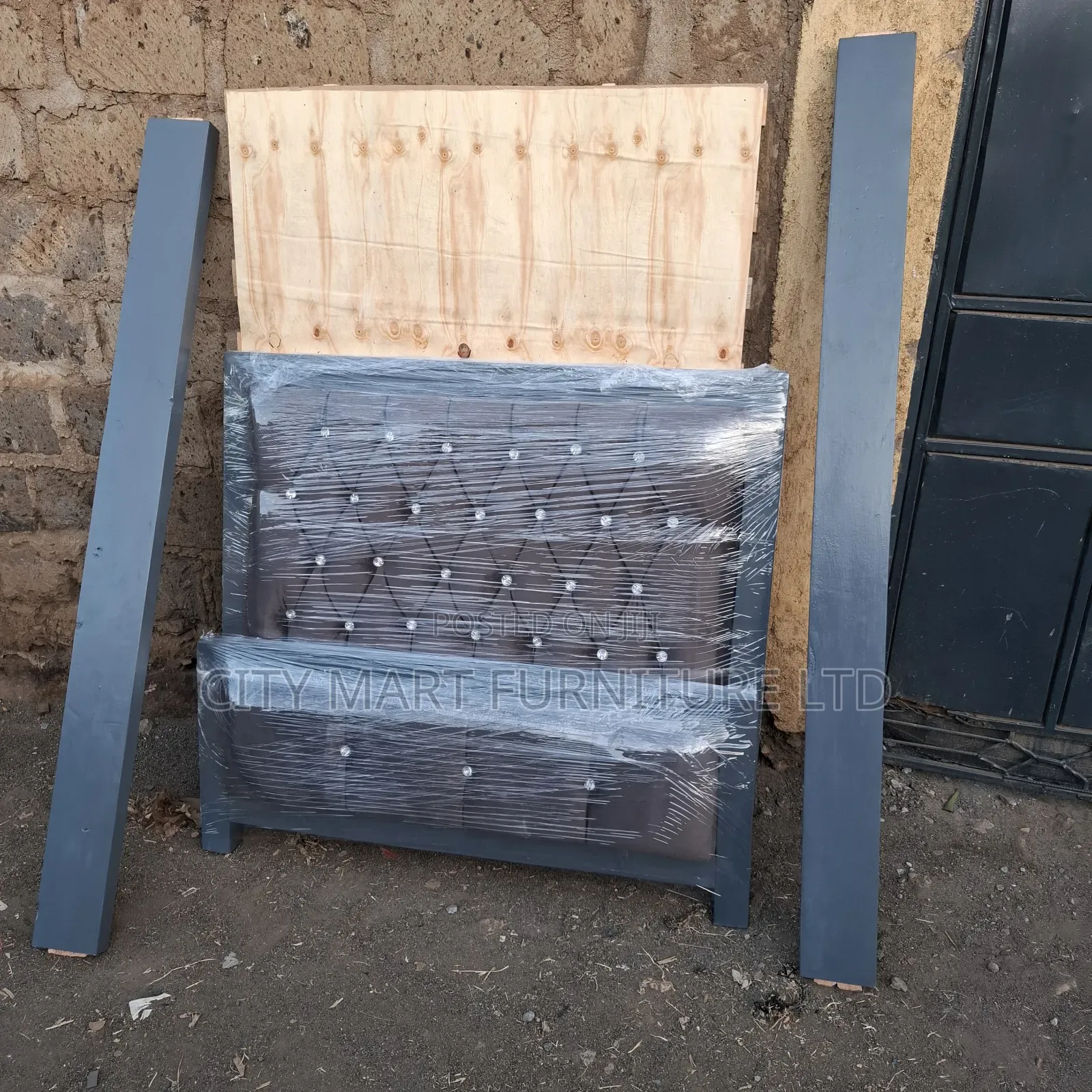 Perfection Level Modern Mocket Beds on Offer!