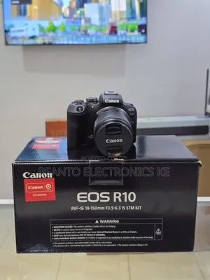 Canon Eos R10 Mirrorless Camera With 18-150mm Lens