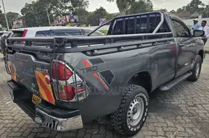 Toyota Hilux 2018 Black