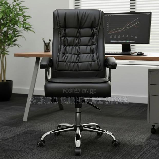 Office Chair : 5t Generic High-Back Executive Office Leather Chair