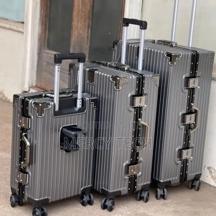 3-in-1 Luxurious Managerial Aluminum Zippless Suitcase Set