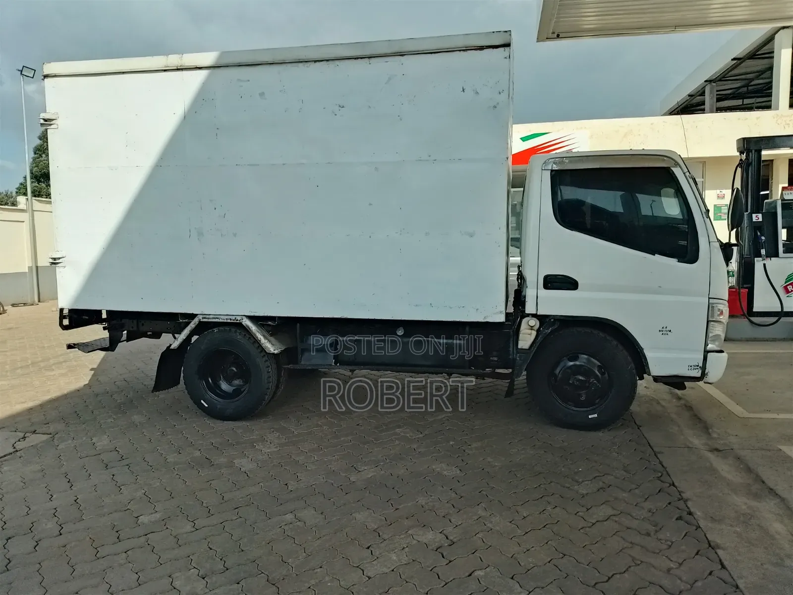 Mitsubishi Canter 2005 White
