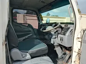 Mitsubishi Canter 2005 White