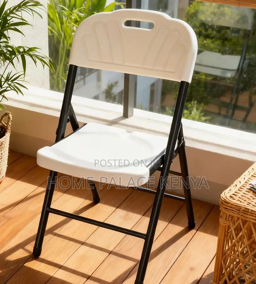 Foldable Chair: Portable Plastic Outdoor Chair
