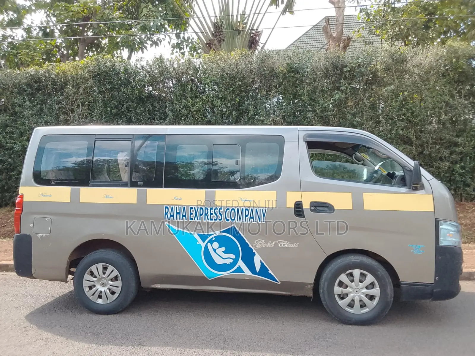 Nissan Caravan (Urvan) 2012 Grey