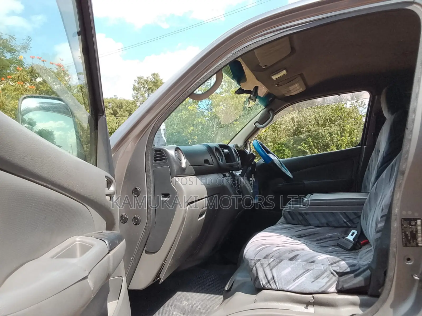 Nissan Caravan (Urvan) 2012 Grey