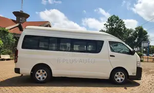 Toyota Grand HiAce 2018 White