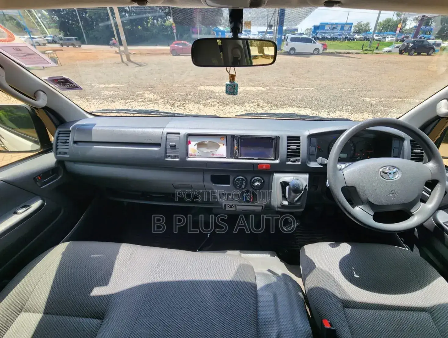 Toyota Grand HiAce 2018 White