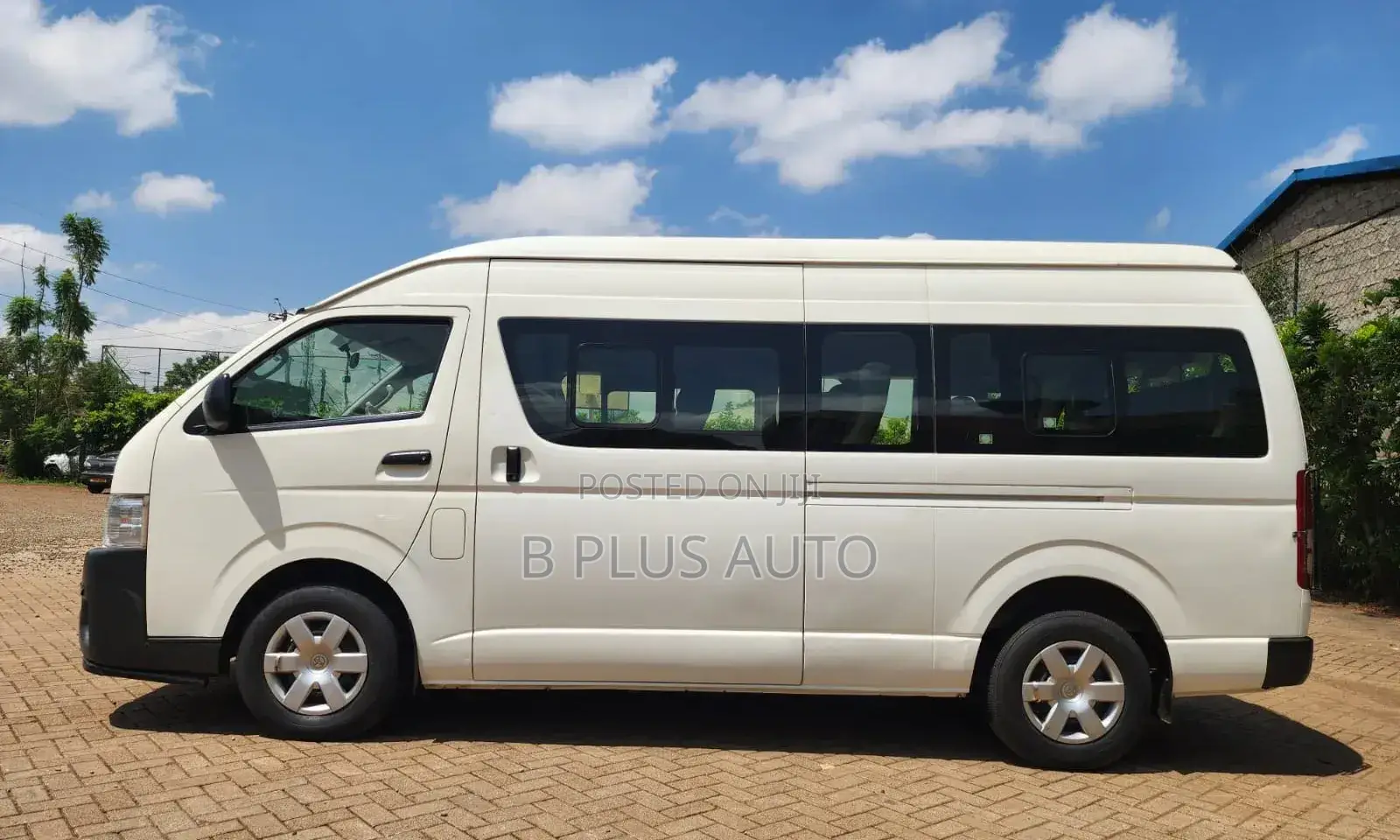 Toyota Grand HiAce 2018 White