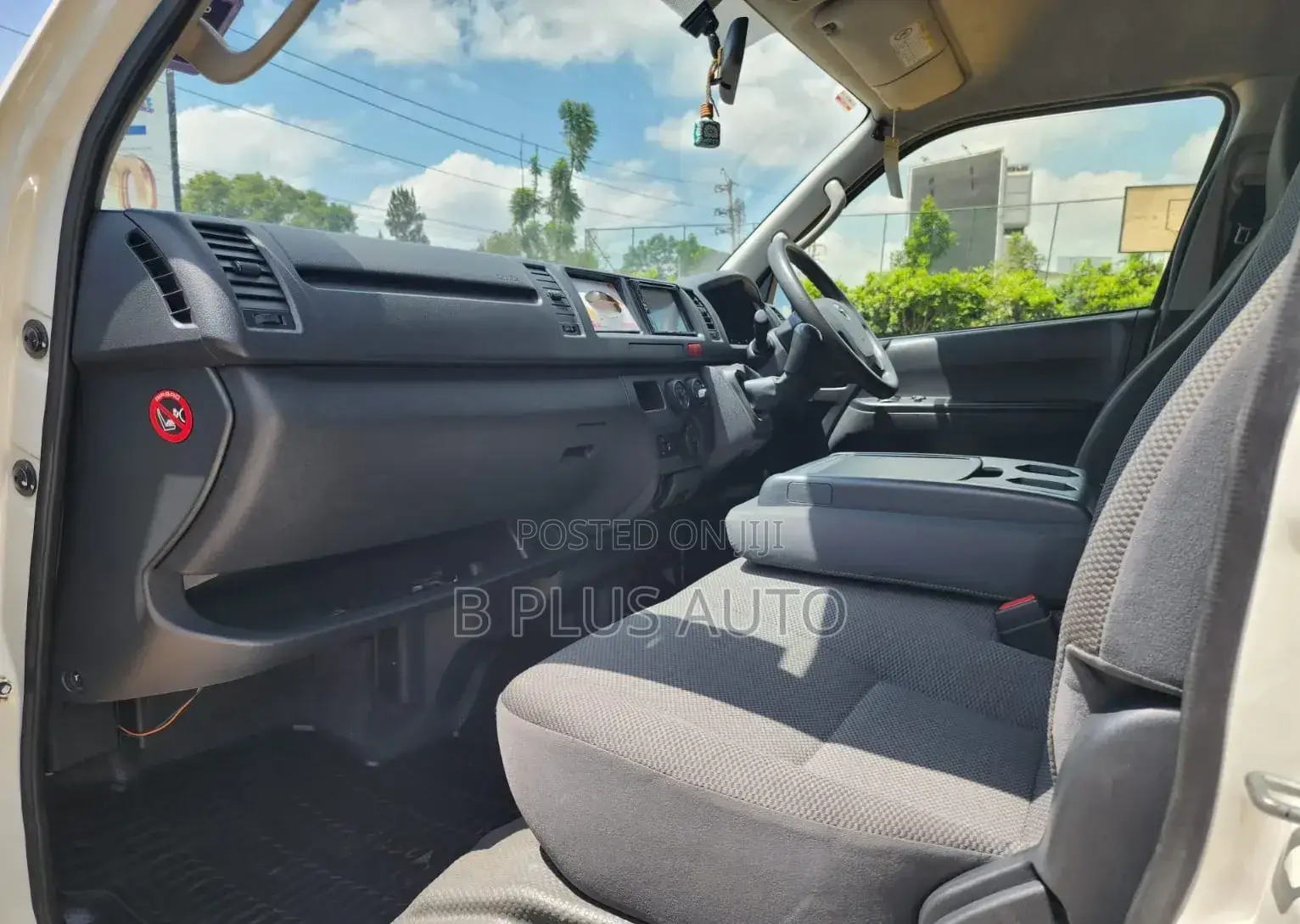 Toyota Grand HiAce 2018 White