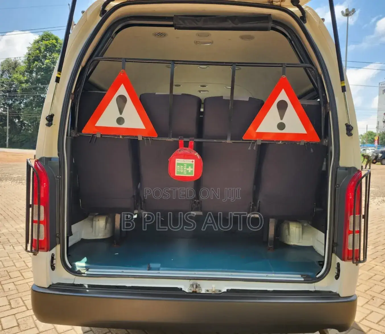 Toyota Grand HiAce 2018 White