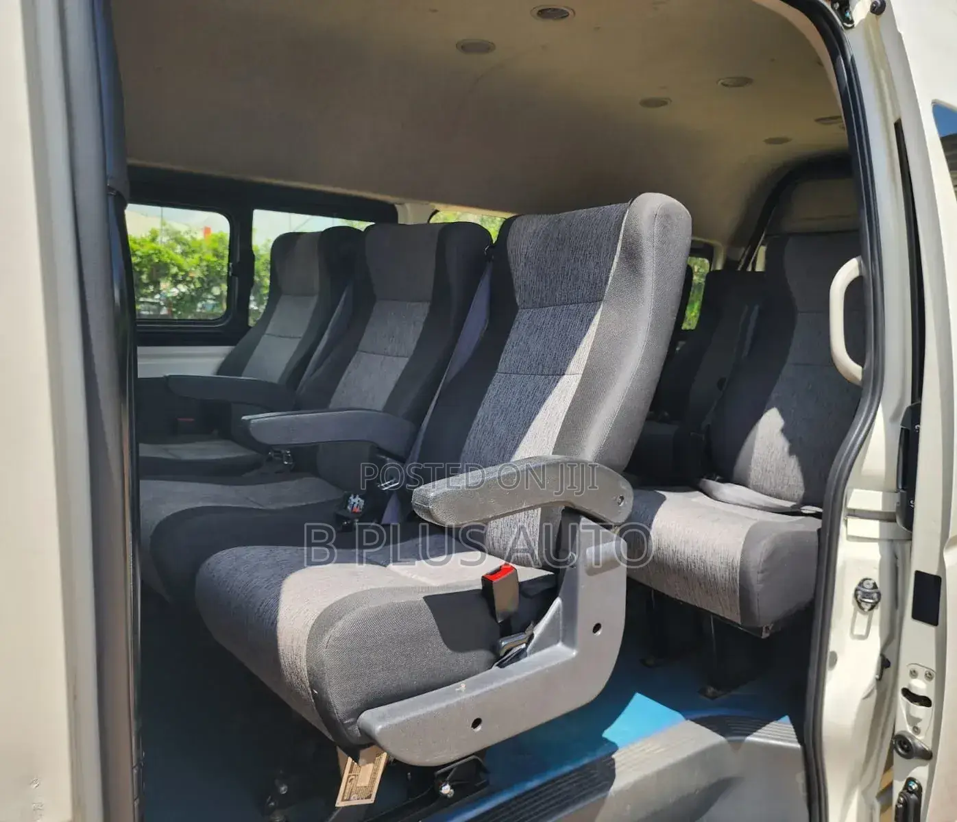 Toyota Grand HiAce 2018 White