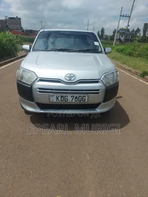 Toyota Succeed SV Premium 2016 Silver