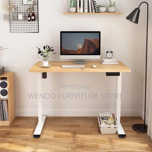 Office Desk : 1.2m Flexi Spot Standing Desk With a Brown Frame - thumbnail 3
