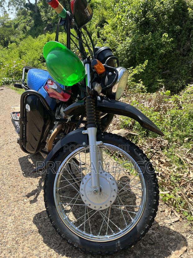 Honda CB 2024 Red - thumbnail 2