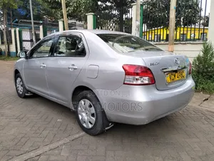 Toyota Belta 2010 Silver