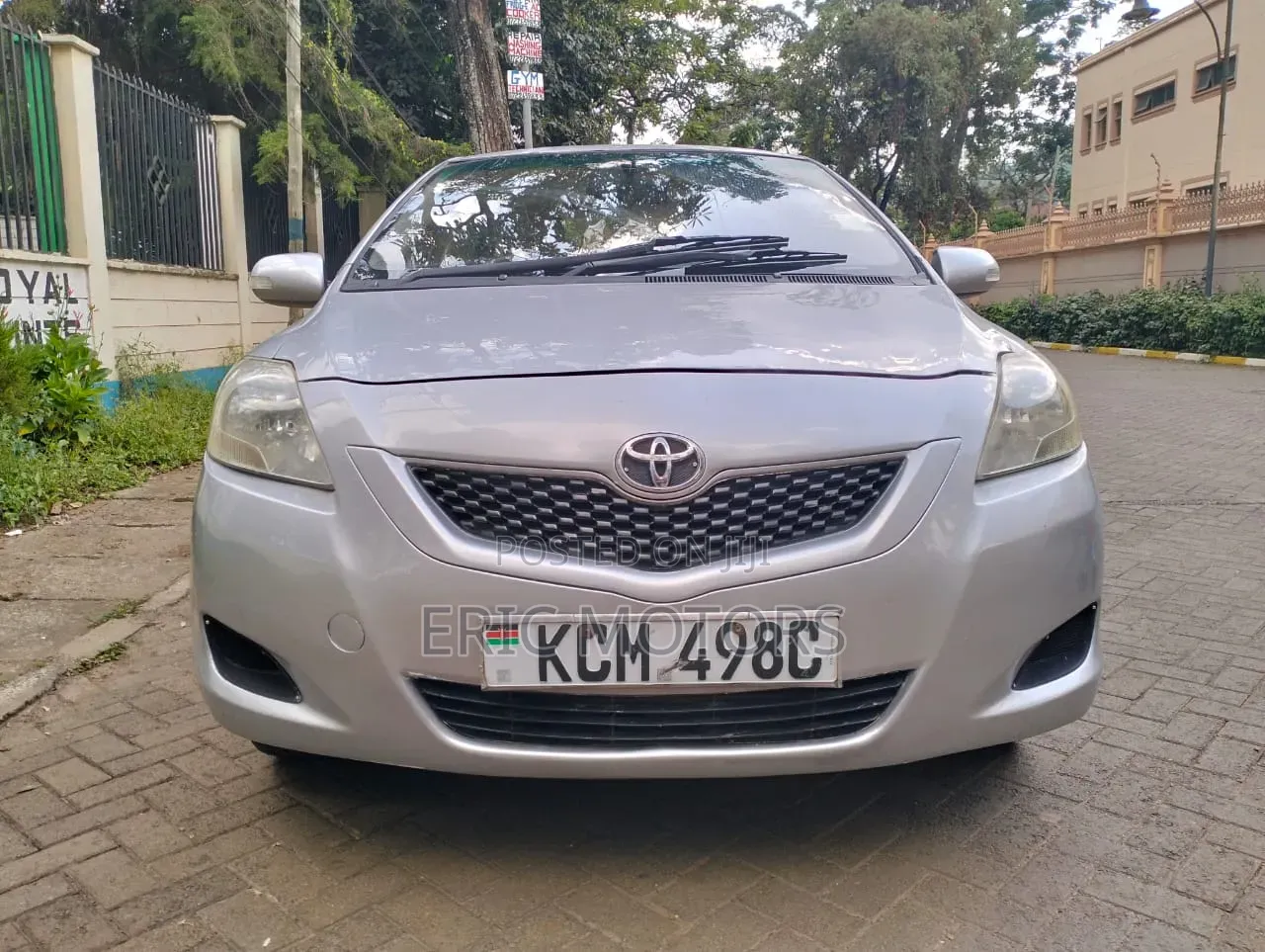 Toyota Belta 2010 Silver