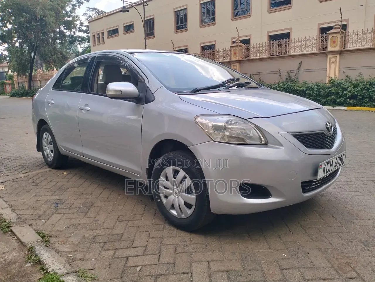 Toyota Belta 2010 Silver