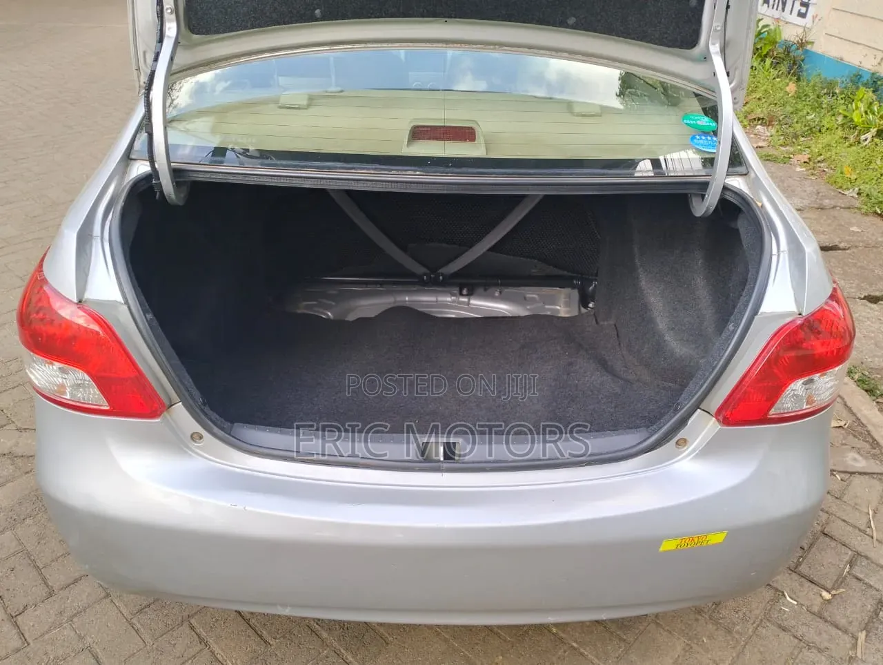Toyota Belta 2010 Silver