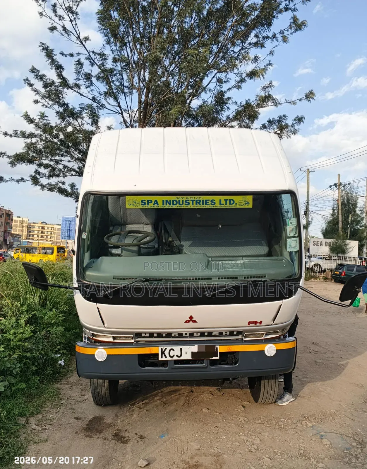 Mitsubishi Fh 2015 White