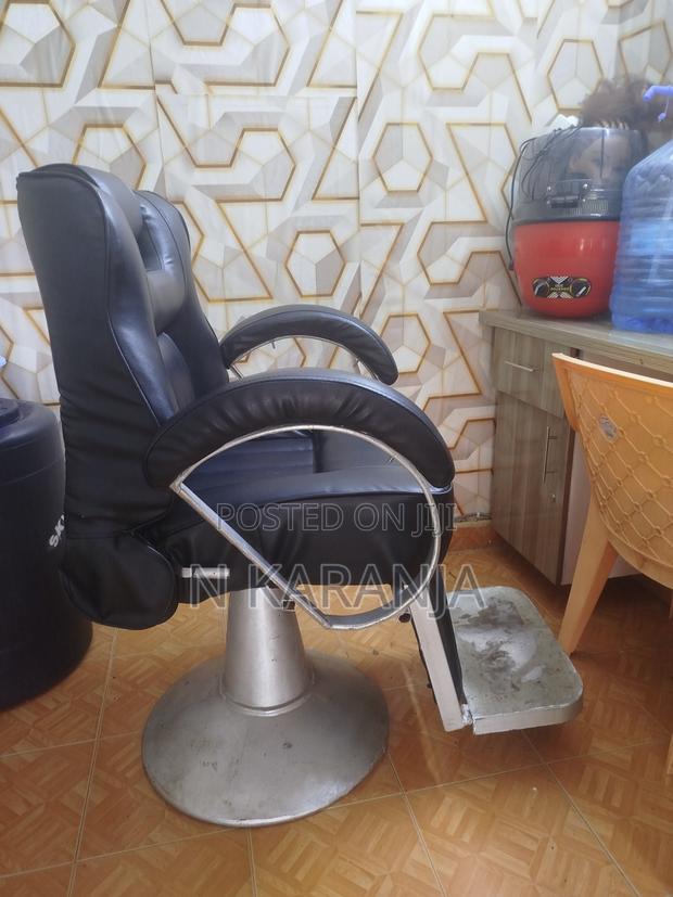 Kinyozi Chair - main view
