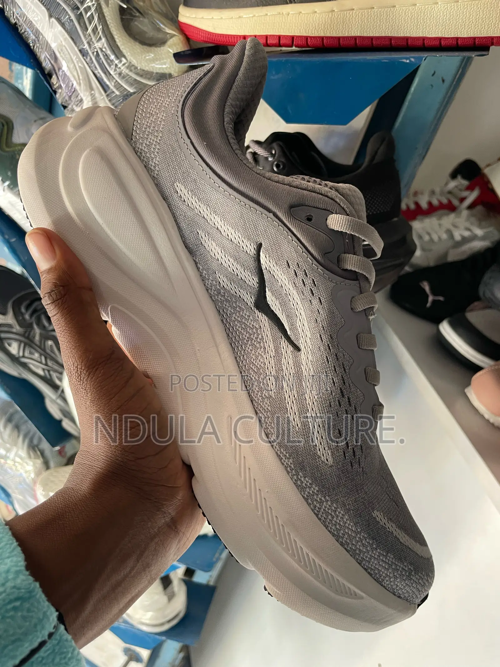 Hoka 1 Bondi Sneakers