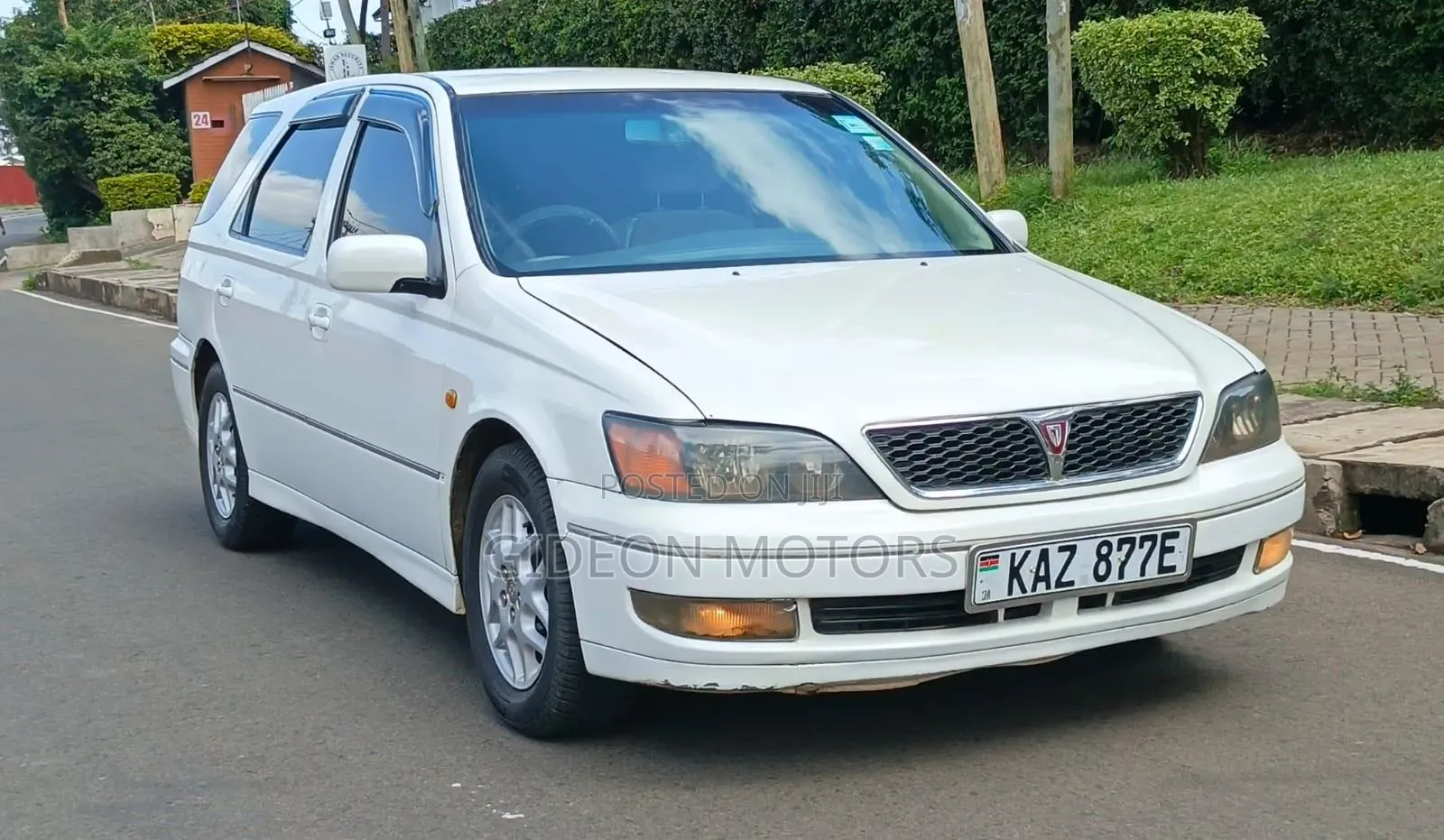 Toyota Vista 2000 White