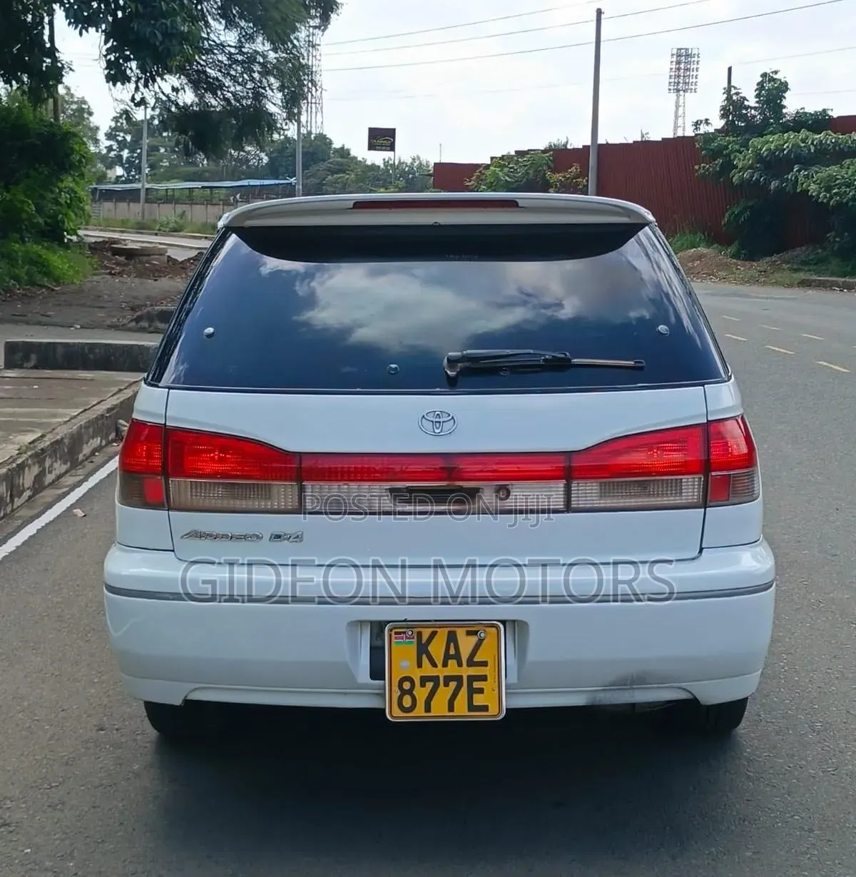 Toyota Vista 2000 White