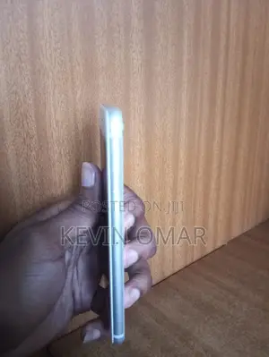 Apple iPhone 8 64 GB White