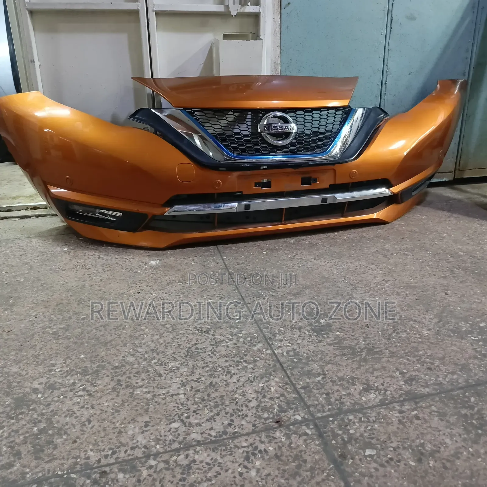 Front Bumper Nissan Note 2018 Complete.
