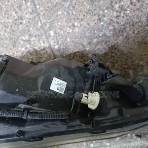 Nissan Note 2018 Headlight RHS Sudi Zenon Part D Clean