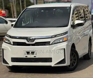 Toyota Voxy 2019 White