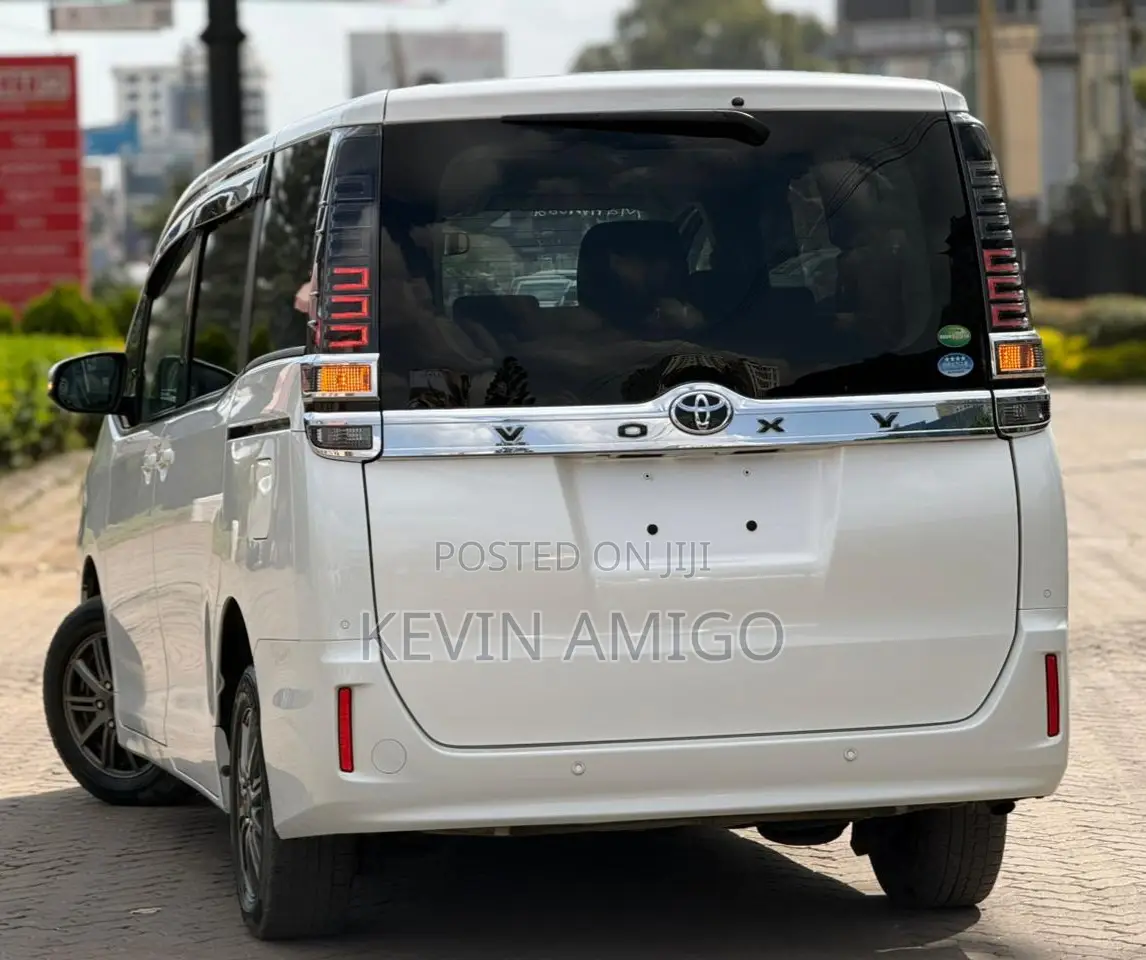 Toyota Voxy 2019 White