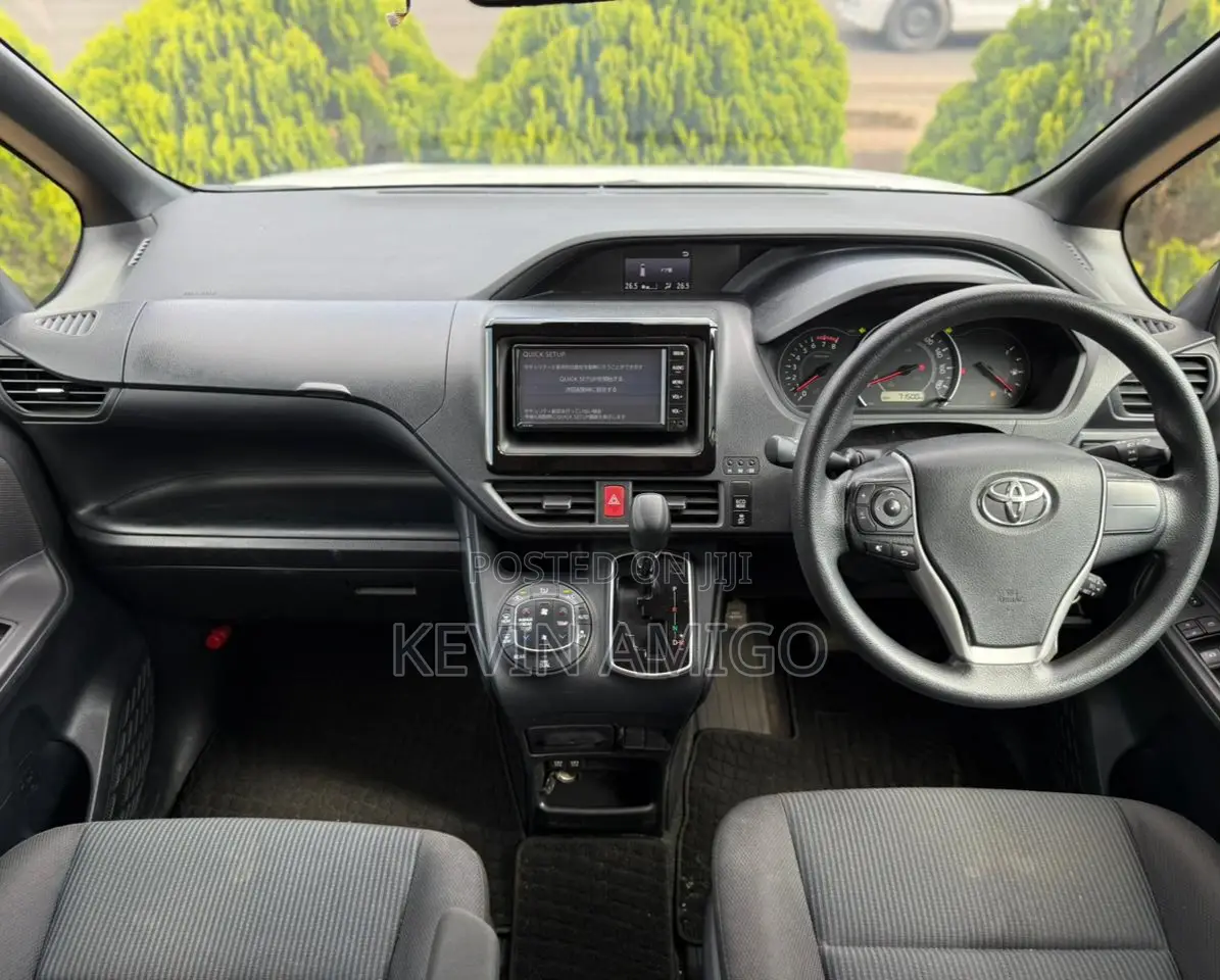 Toyota Voxy 2019 White